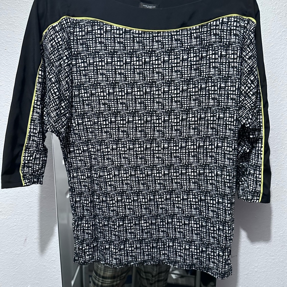 Black and White Patterned Women's Top